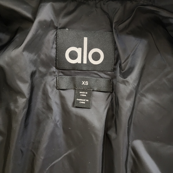 ALO Yoga snowrider puffer jacket - Picture 11 of 15
